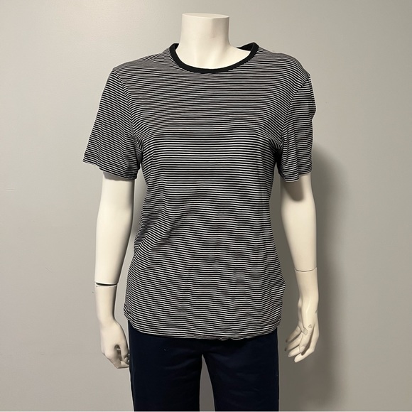 Lululemon black white striped t shirt with short sleeves small - Picture 2 of 9